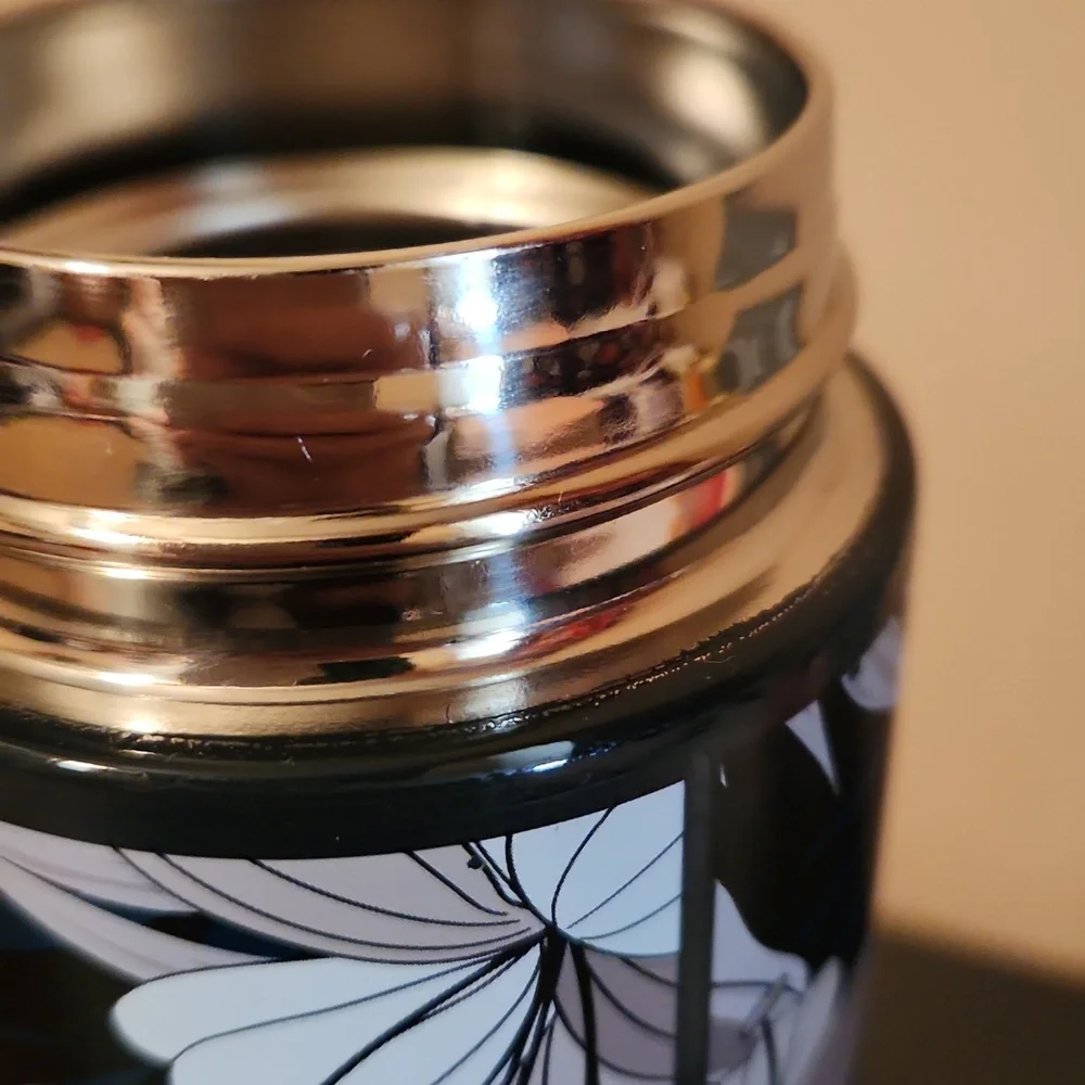 Lug Black and White Floral Thermos/water Bottle - Picture 8 of 10